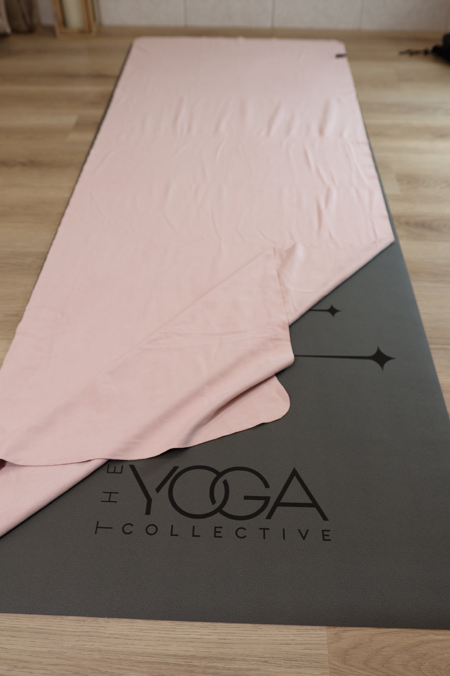 Hot Yoga Towel – Premium Microfibre Grip & Absorption