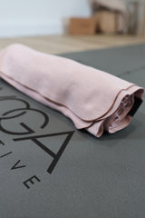 Hot Yoga Towel – Premium Microfibre Grip & Absorption