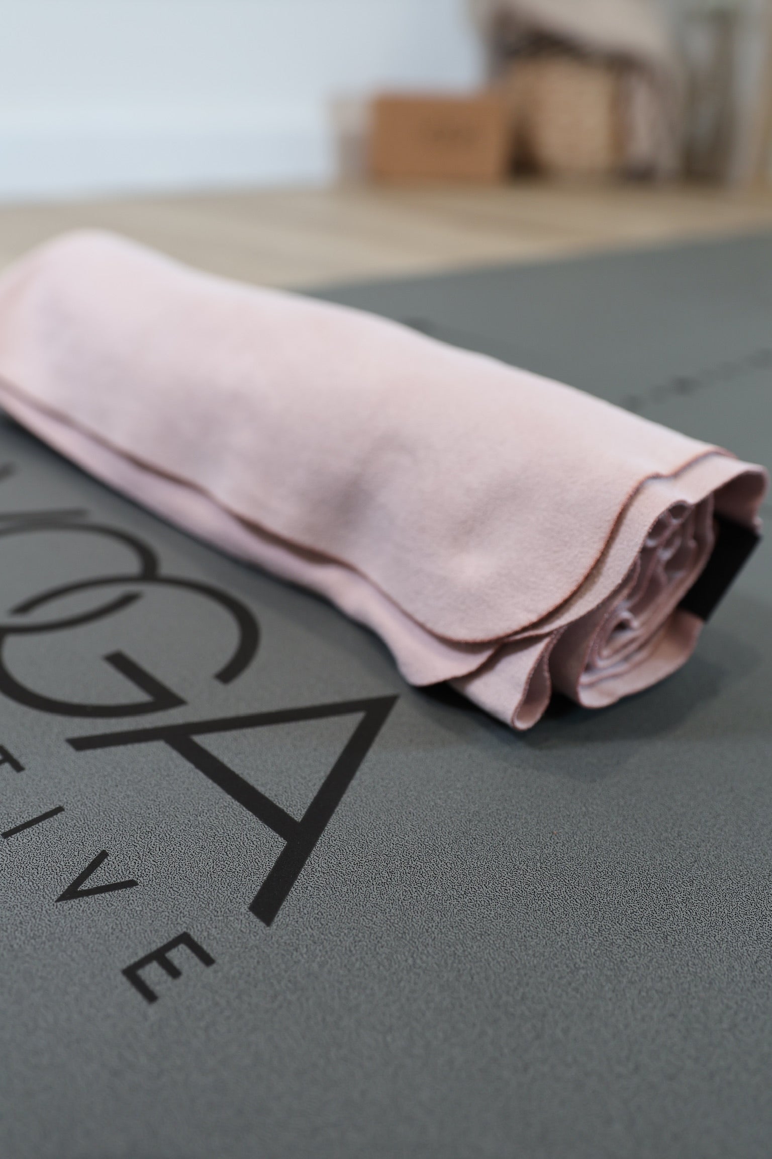 Hot Yoga Towel – Premium Microfibre Grip & Absorption